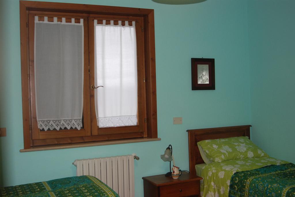 Casa Mariu Ξενοδοχείο Sala Consilina Δωμάτιο φωτογραφία