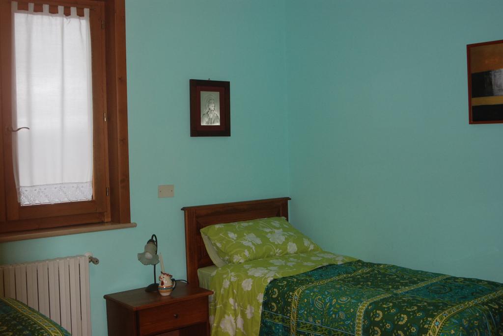 Casa Mariu Ξενοδοχείο Sala Consilina Δωμάτιο φωτογραφία